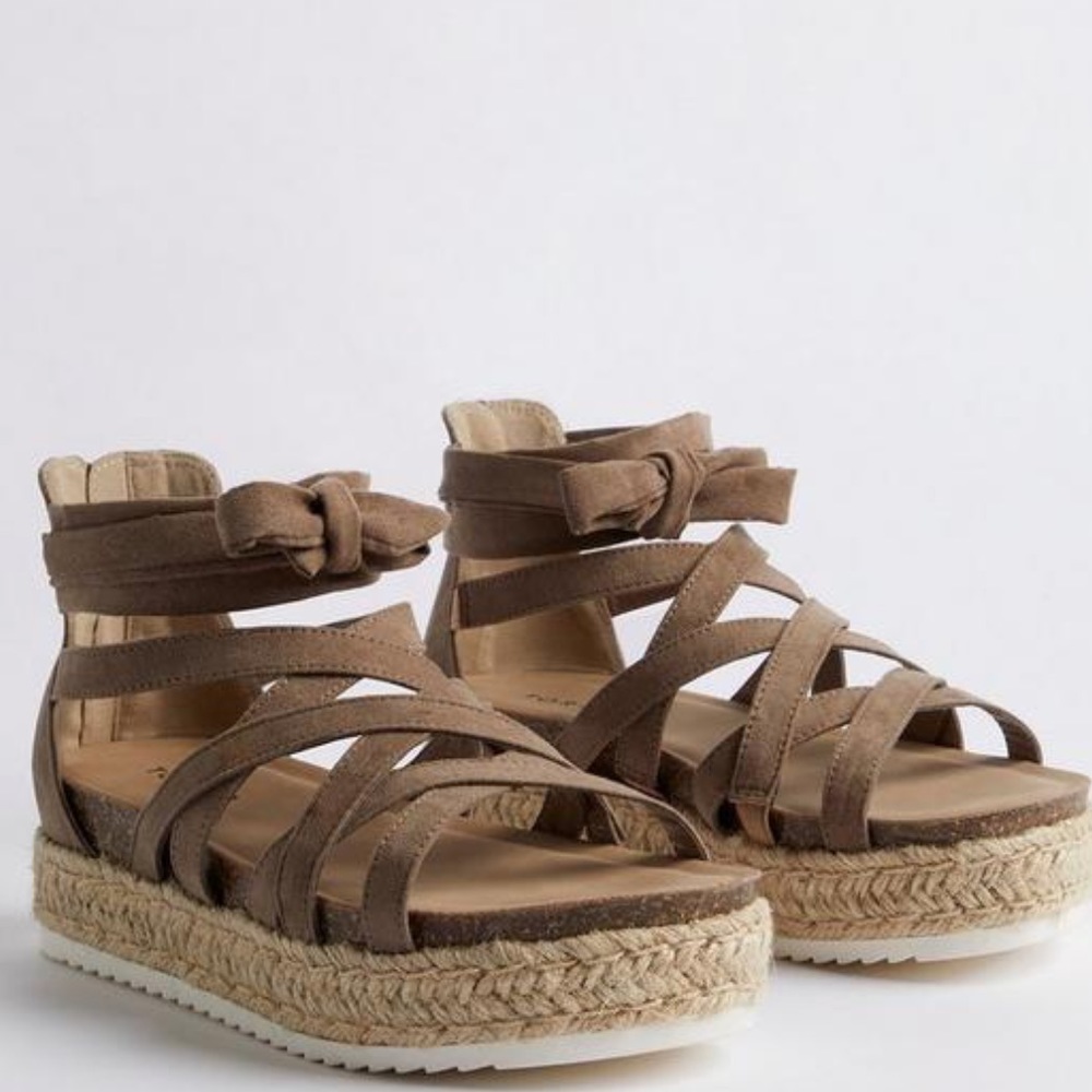 Torrid Strappy Flatform Sandal (WW) Size 9.5 WW
